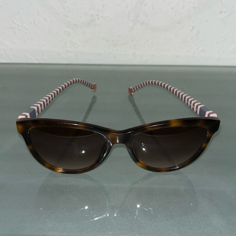 CAROLINA HERRERA
Brown Gradient Butterfly Ladies Sunglasses